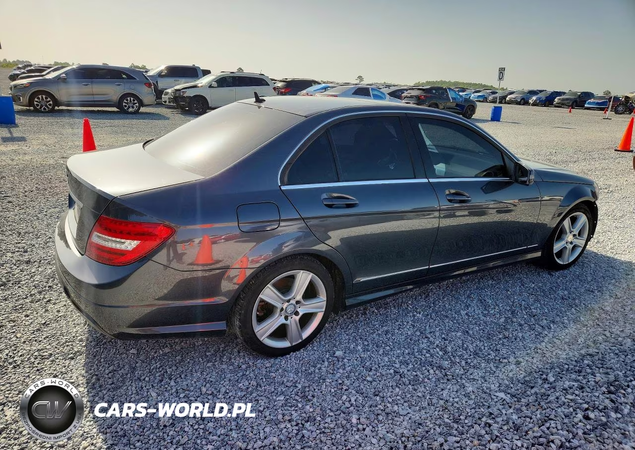 2014 Mercedes-Benz C 250 VIN:WDDGF4HB1EA960414 - 3