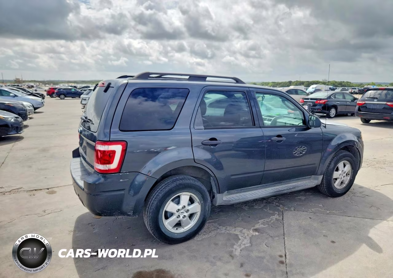 2009 Ford Escape Xlt VIN:1FMCU03729KA09533 - 3