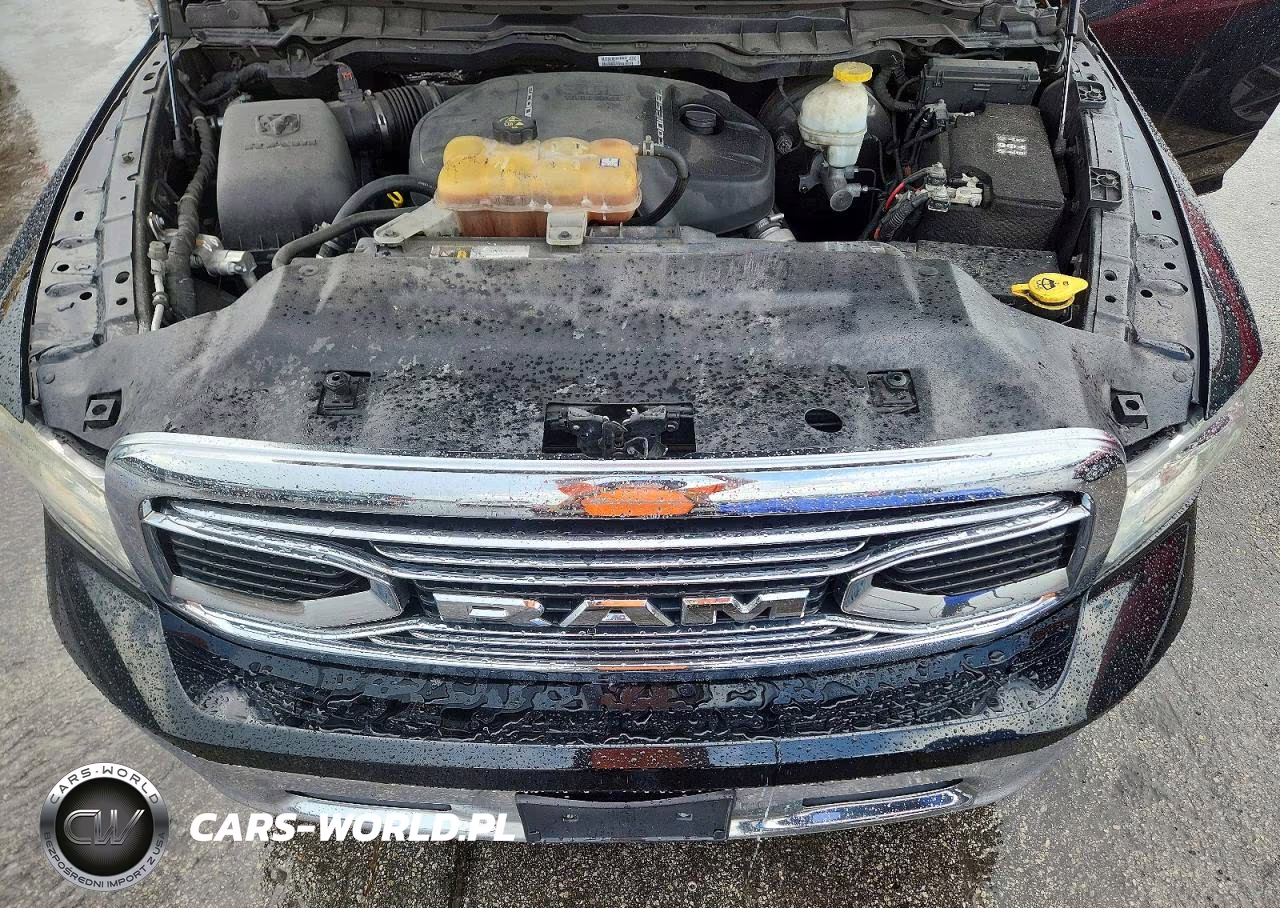 2019 Ram 1500 Classic Laramie VIN:1C6RR6NM7KS702116 - 11