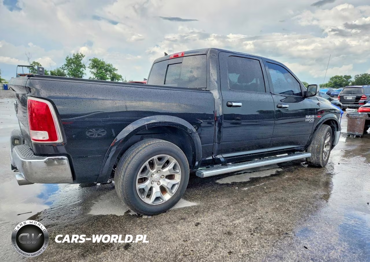 2019 Ram 1500 Classic Laramie VIN:1C6RR6NM7KS702116 - 3