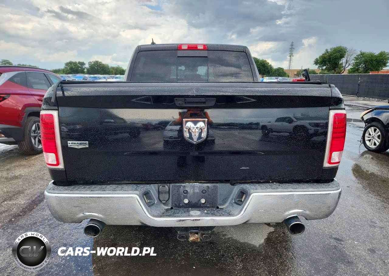2019 Ram 1500 Classic Laramie VIN:1C6RR6NM7KS702116 - 6