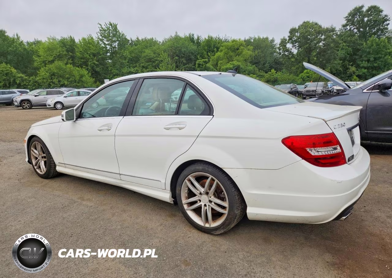 2013 Mercedes-Benz C 250 VIN:WDDGF4HB8DR271566 - 2