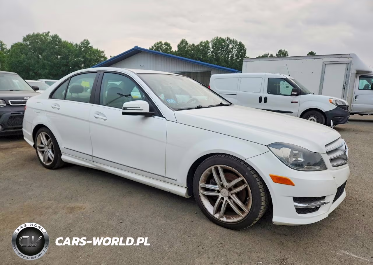 2013 Mercedes-Benz C 250 VIN:WDDGF4HB8DR271566 - 4