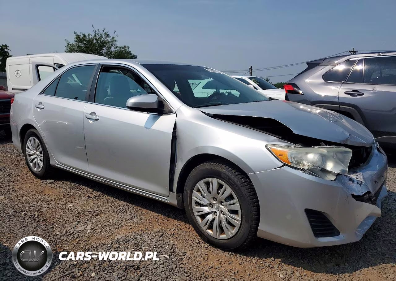 2013 Toyota Camry Le VIN:4T4BF1FK2DR323620 - 4