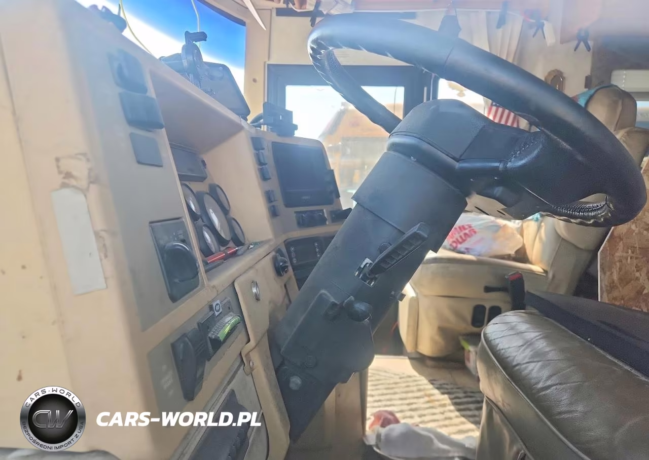2005 Freightliner Chassis X Line Motor Home VIN:4UZAAHBVX5CU43640 - 8