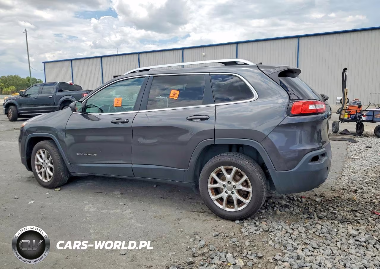2016 Jeep Cherokee Latitude VIN:1C4PJLCB2GW336010 - 2