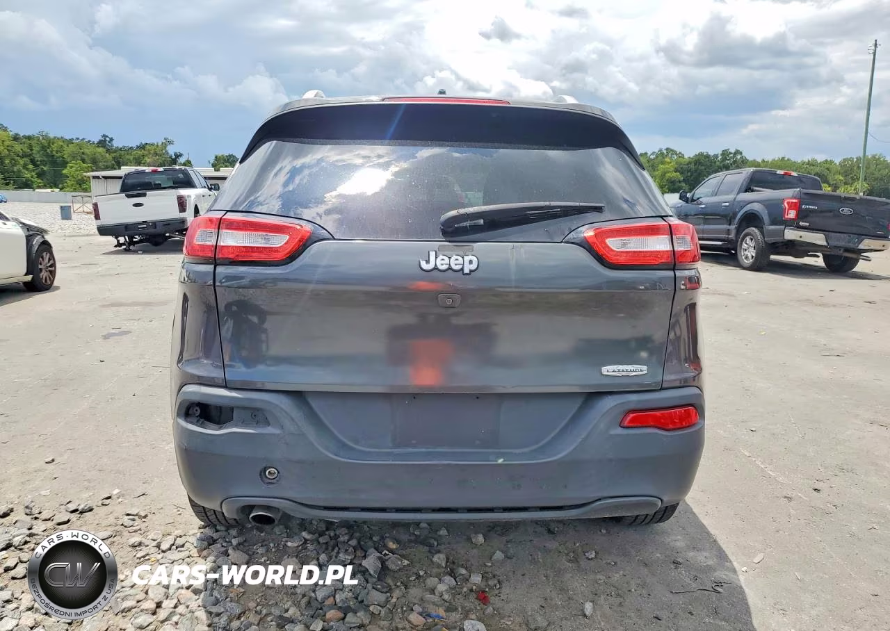 2016 Jeep Cherokee Latitude VIN:1C4PJLCB2GW336010 - 6