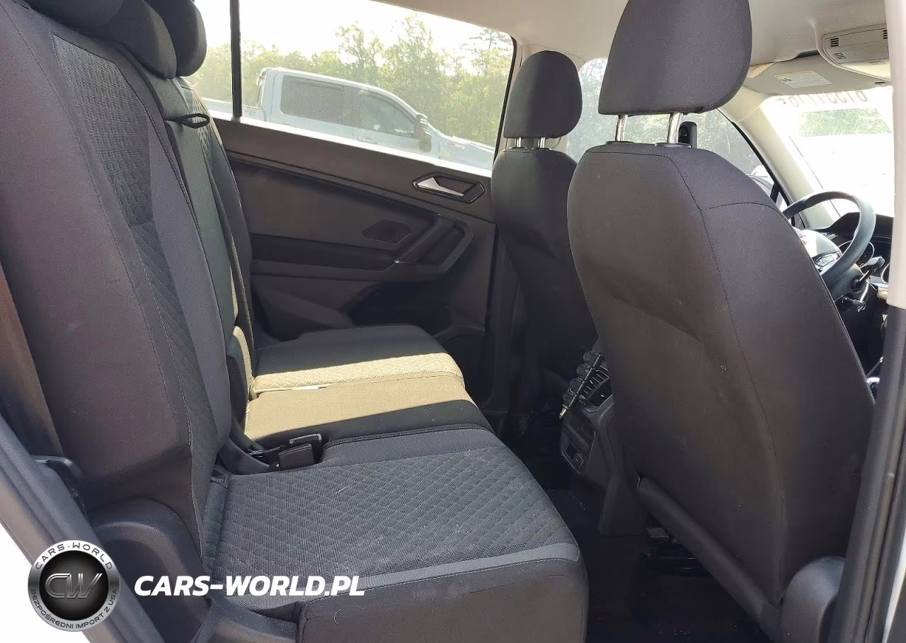 2018 Volkswagen Tiguan S VIN:3VV1B7AX2JM036114 - 11