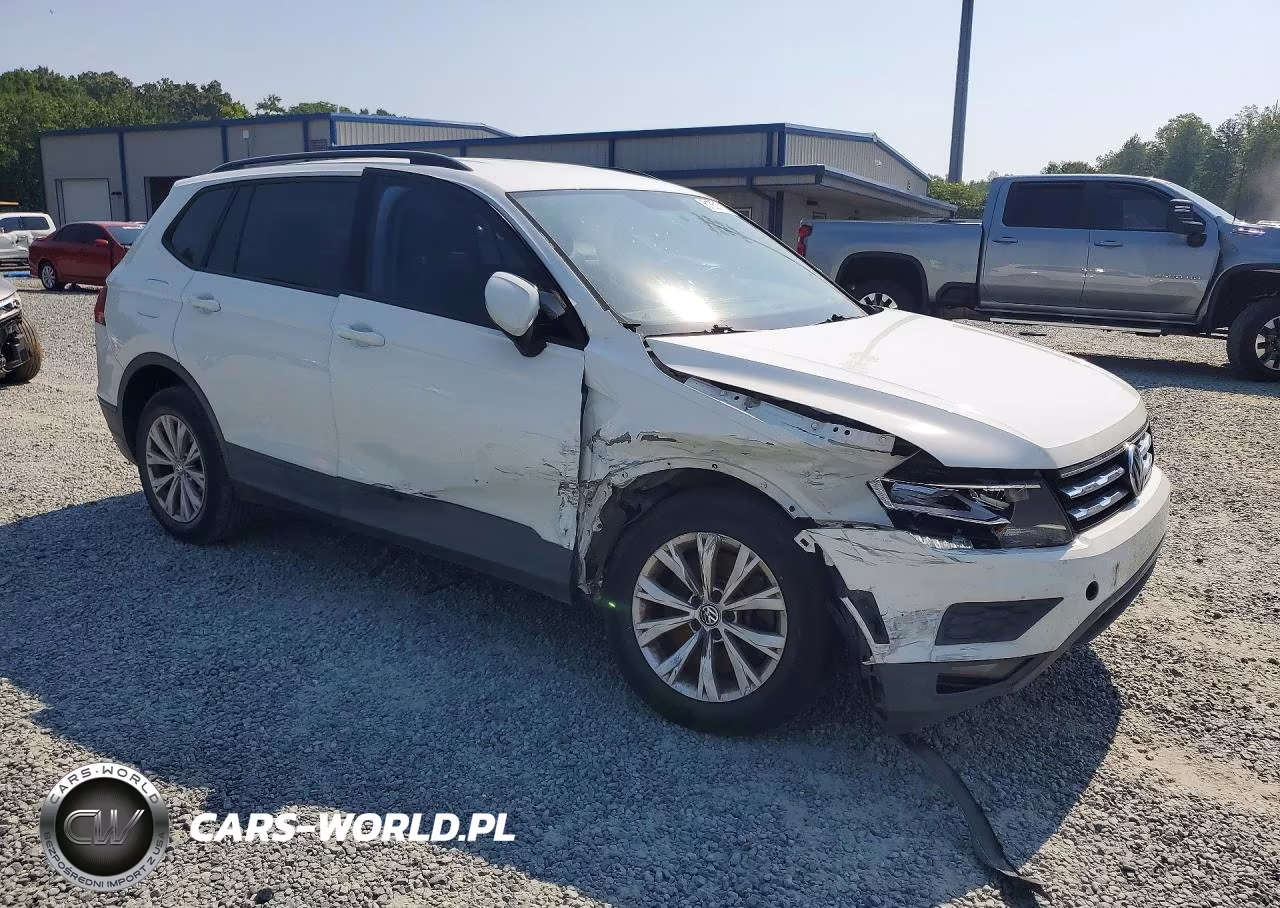 2018 Volkswagen Tiguan S VIN:3VV1B7AX2JM036114 - 4