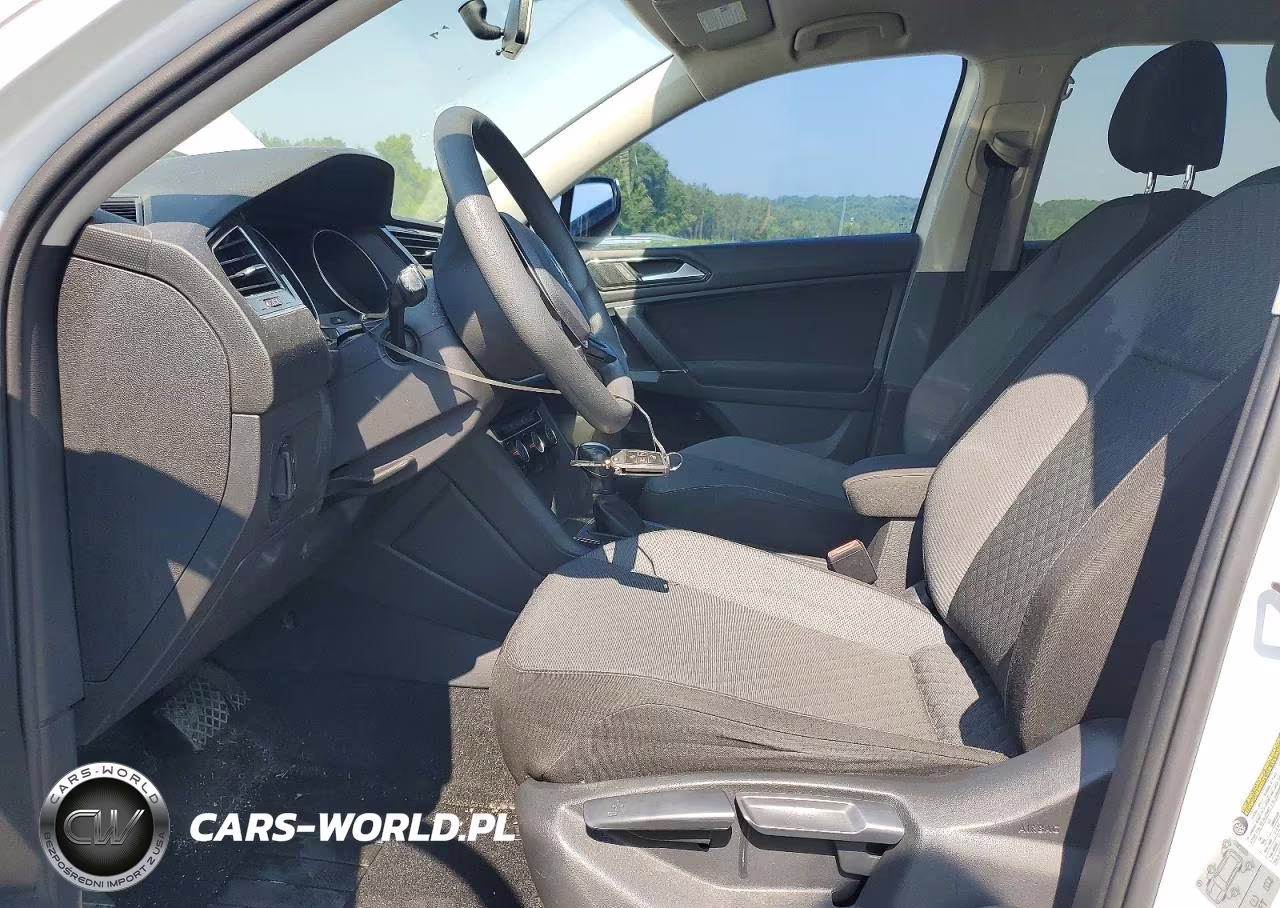 2018 Volkswagen Tiguan S VIN:3VV1B7AX2JM036114 - 7