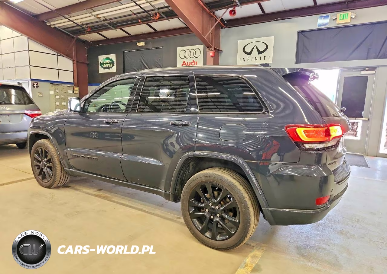 2018 Jeep Grand Cherokee Laredo VIN:1C4RJFAG5JC120413 - 2
