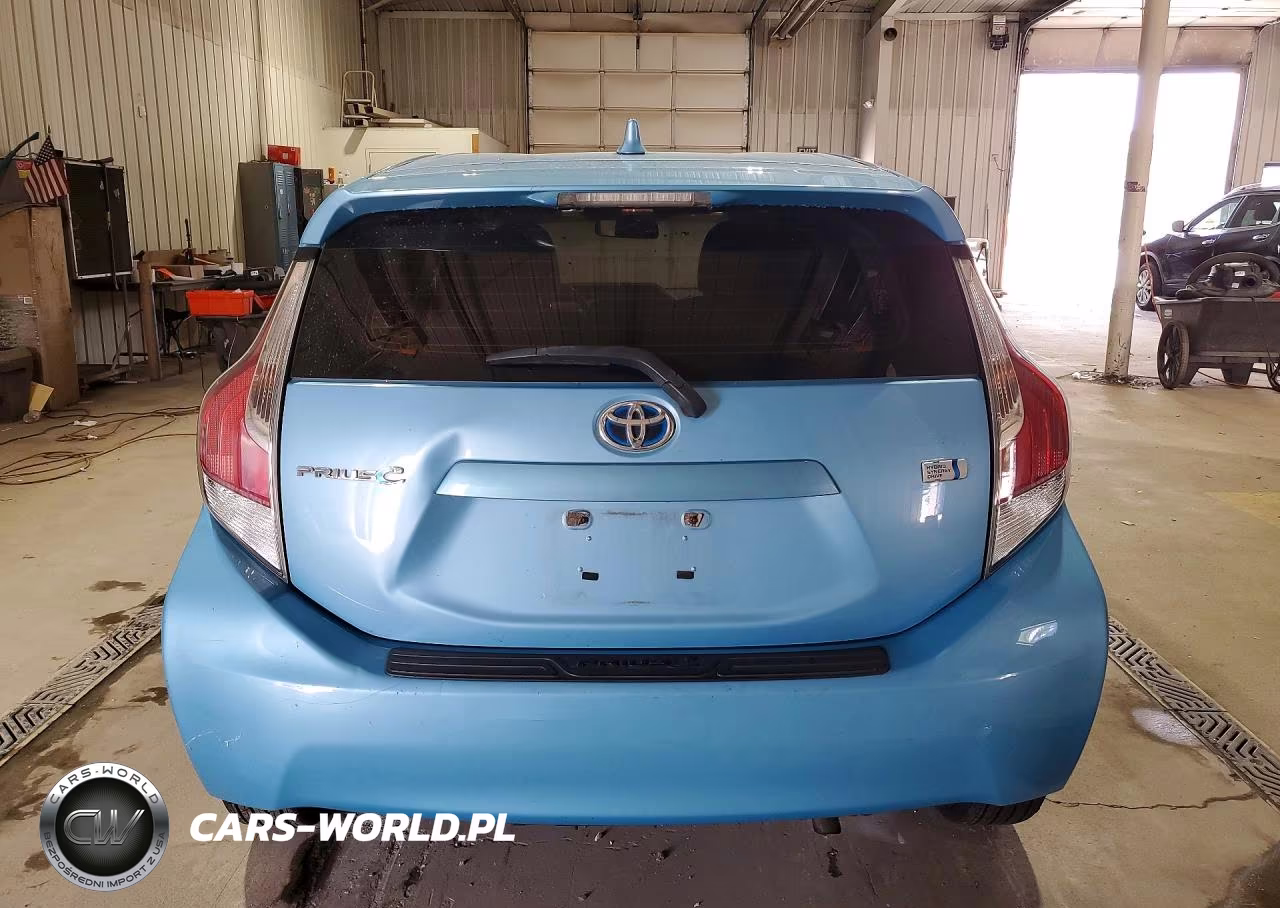 2015 Toyota Prius C Three VIN:JTDKDTB39F1098695 - 6