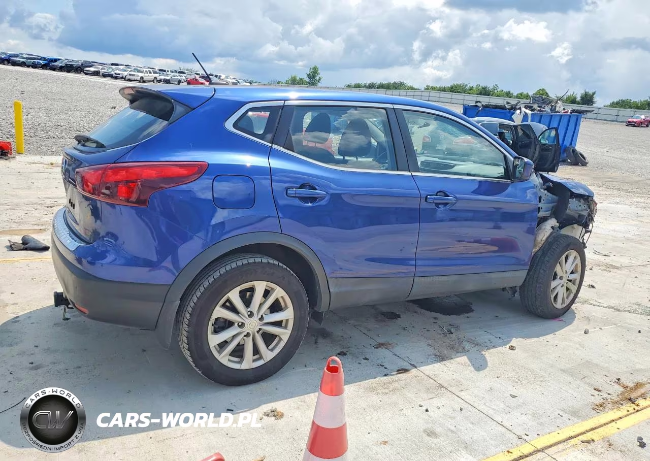 2018 Nissan Rogue Sport S VIN:JN1BJ1CP2JW108996 - 3