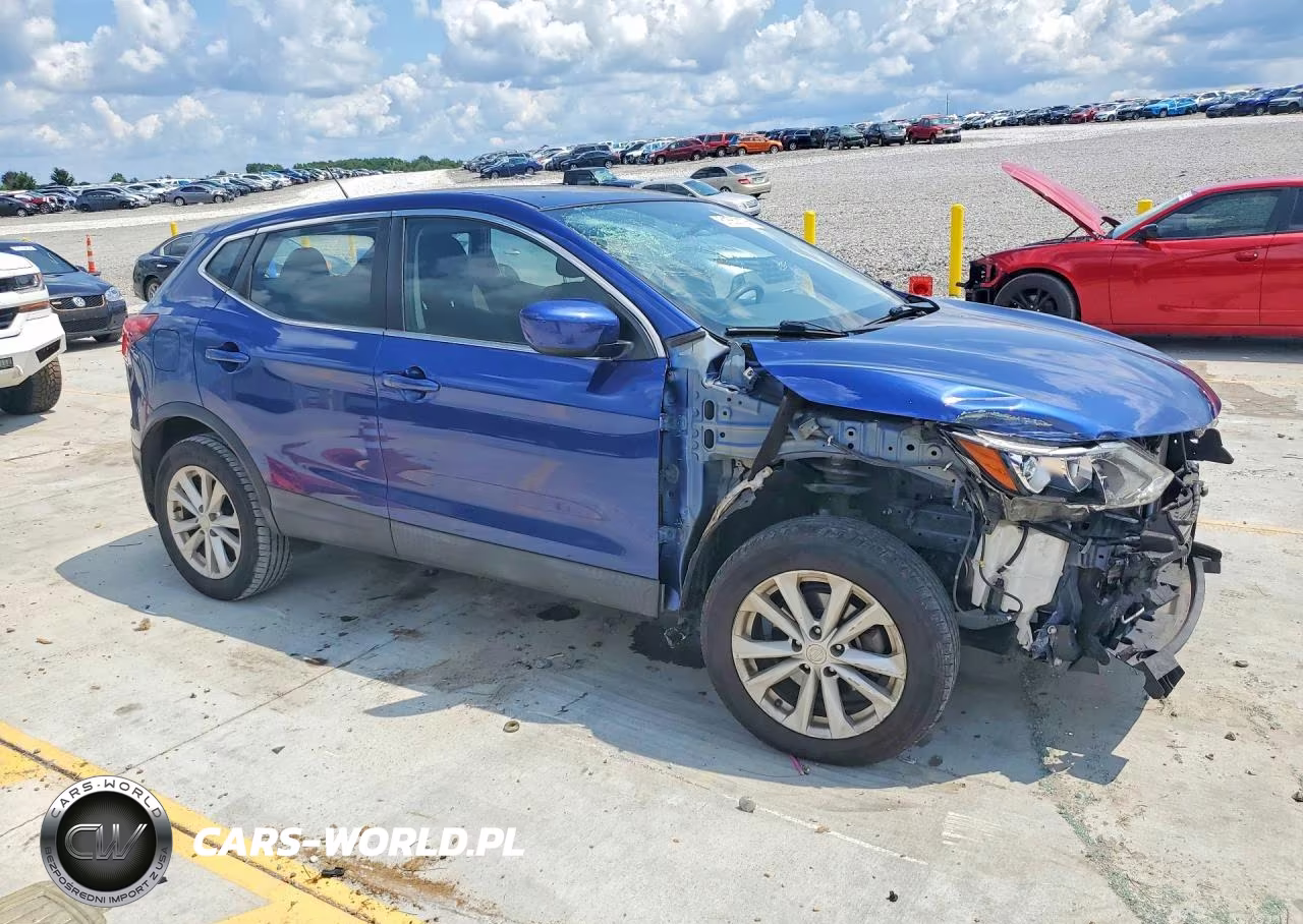 2018 Nissan Rogue Sport S VIN:JN1BJ1CP2JW108996 - 4