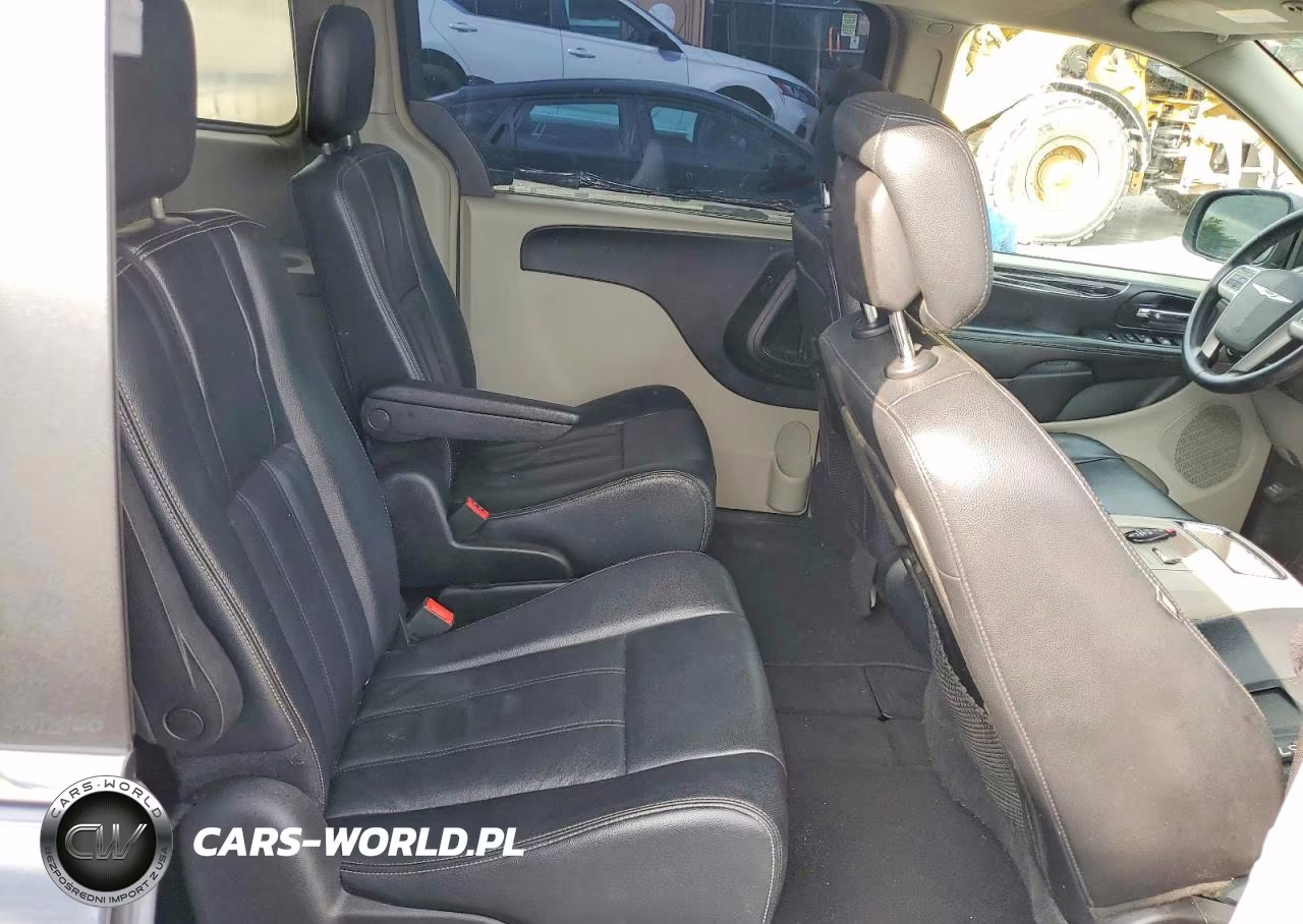 2014 Chrysler Town & Country Touring VIN:2C4RC1BG8ER217758 - 11