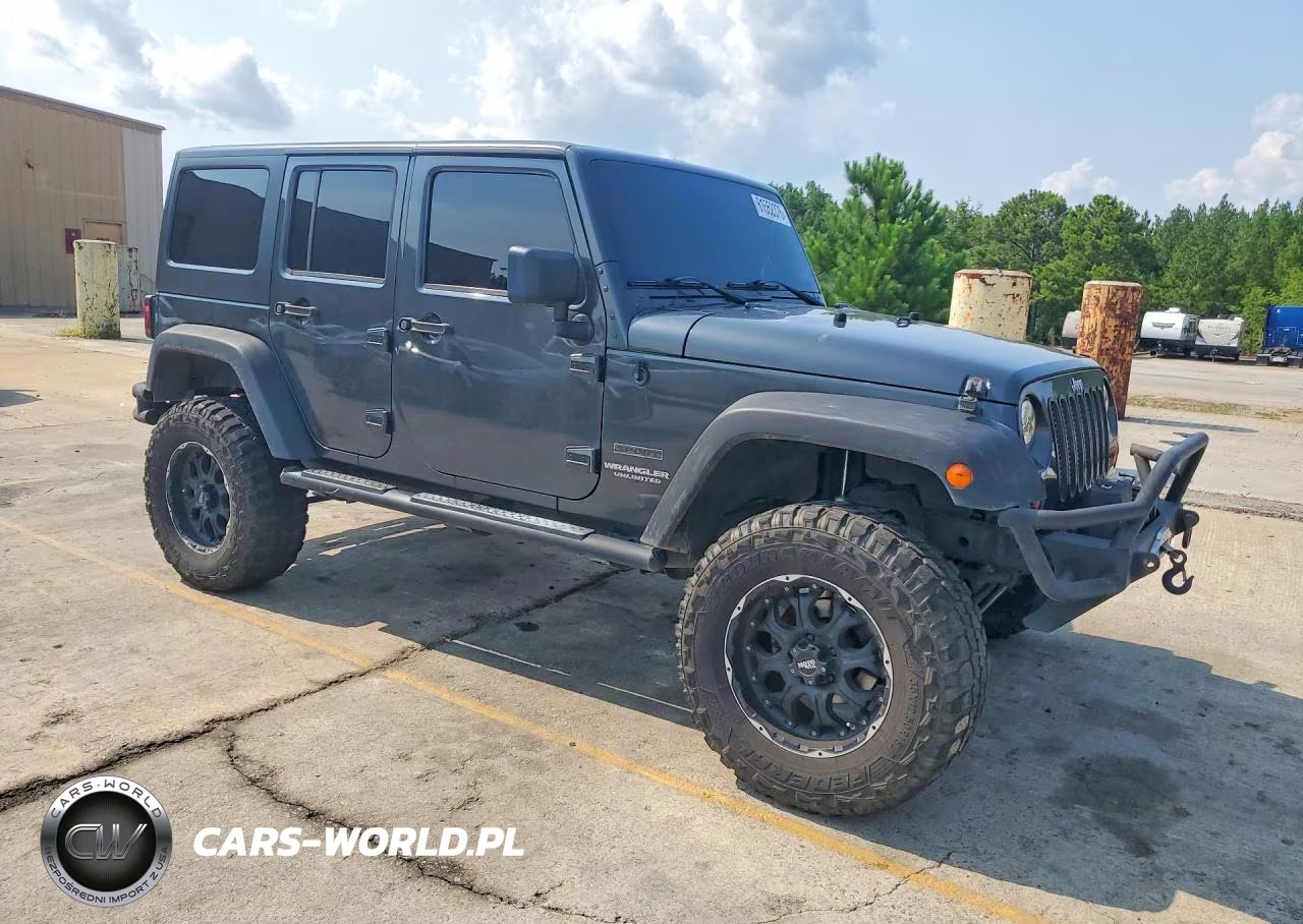 2010 Jeep Wrangler Unlimited Sport VIN:1J4BA3H13AL126867 - 4