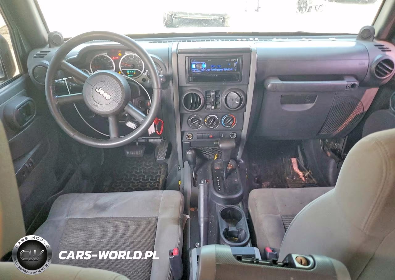 2010 Jeep Wrangler Unlimited Sport VIN:1J4BA3H13AL126867 - 8