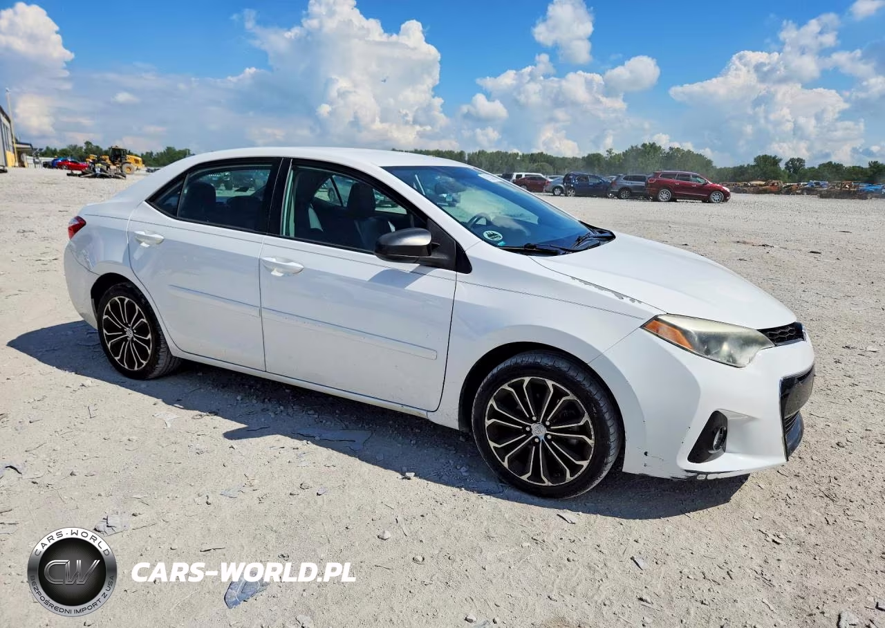 2015 Toyota Corolla S Plus VIN:5YFBURHE8FP328203 - 4