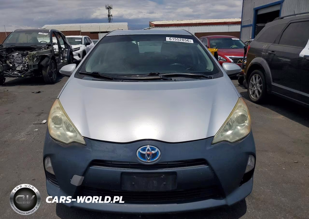 2013 Toyota Prius C Two VIN:JTDKDTB39D1052927 - 5