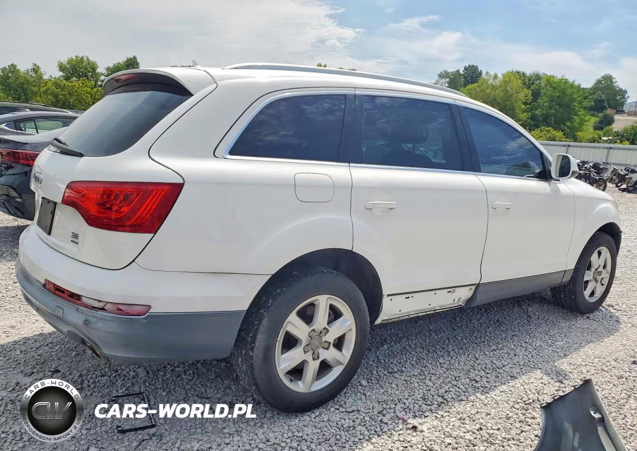 2010 Audi Q7 Premium Plus VIN:WA1LYAFE5AD007397 - 3