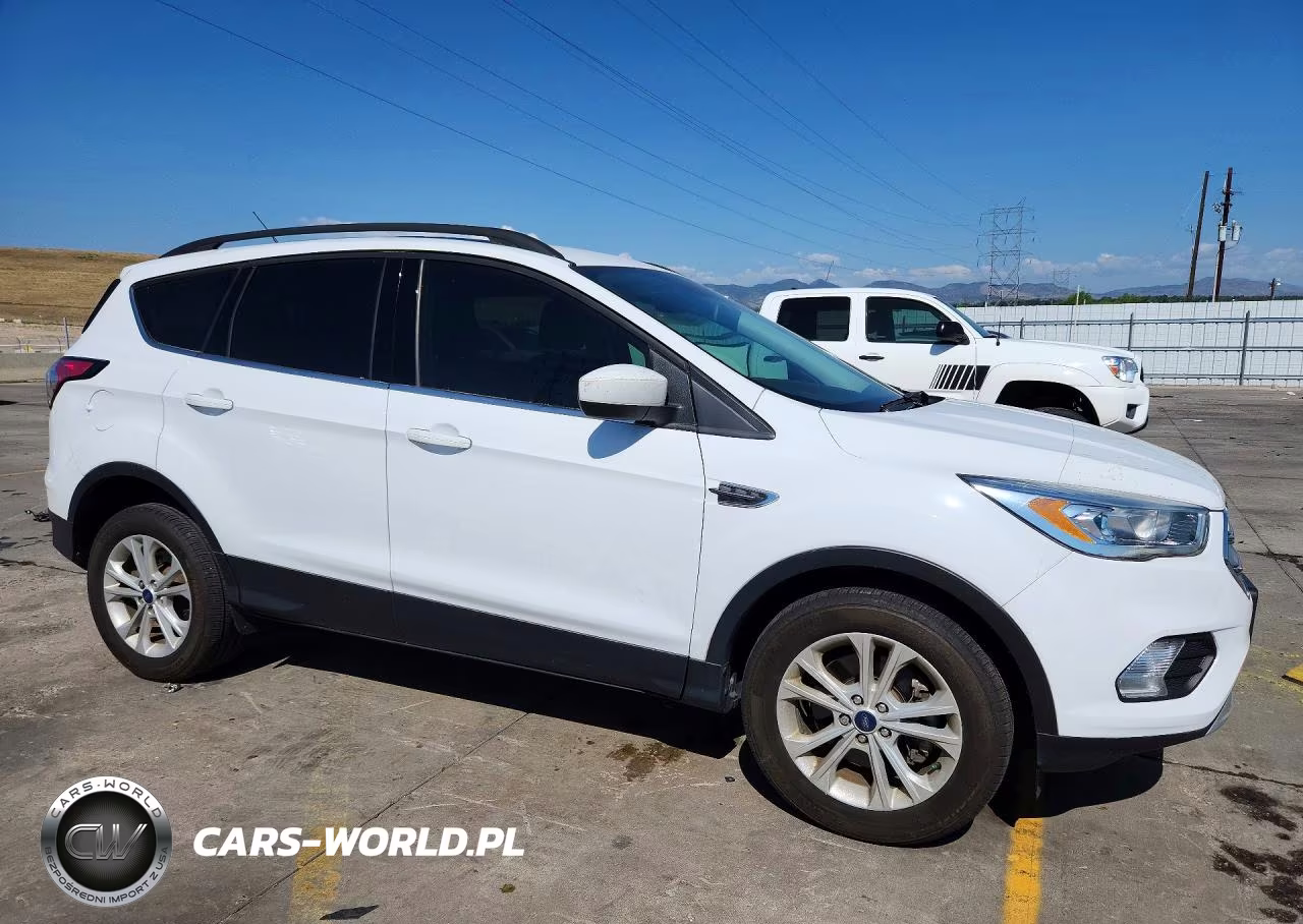 2017 Ford Escape Se VIN:1FMCU9G90HUD53557 - 4