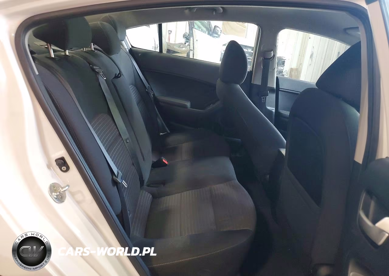 2018 Kia Forte Lx VIN:3KPFL4A72JE186203 - 10