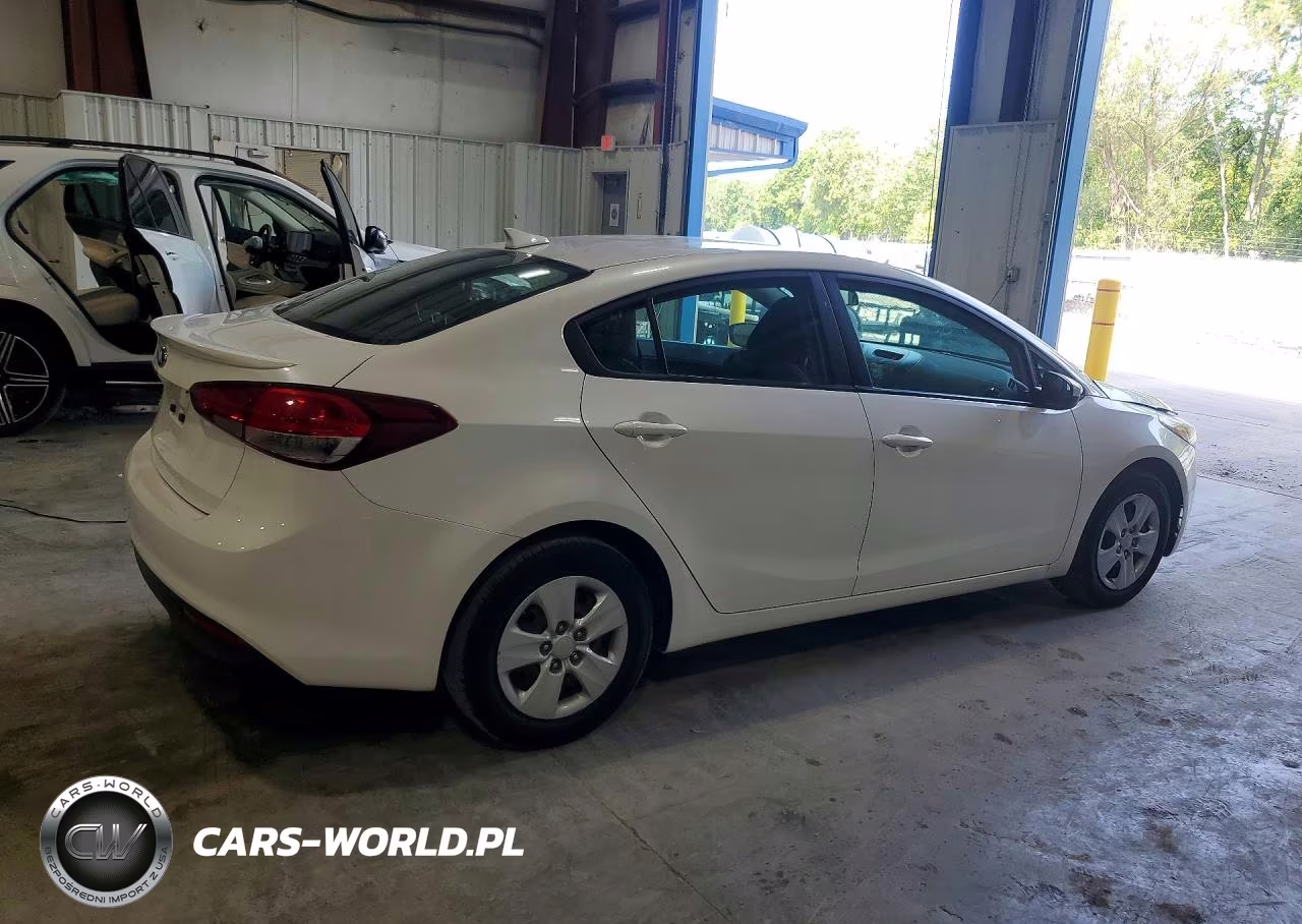 2018 Kia Forte Lx VIN:3KPFL4A72JE186203 - 3