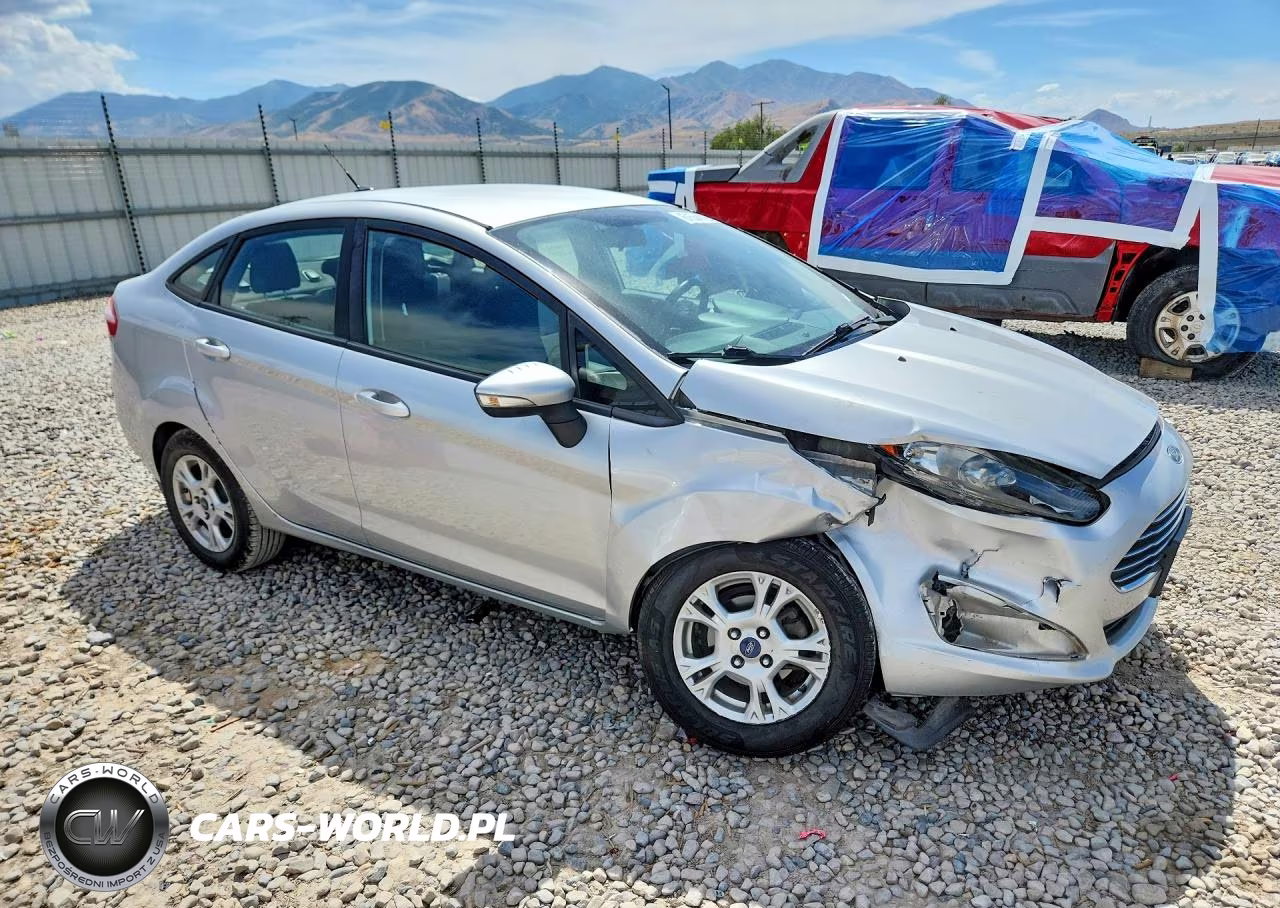 2015 Ford Fiesta Se VIN:3FADP4BJ5FM214391 - 4