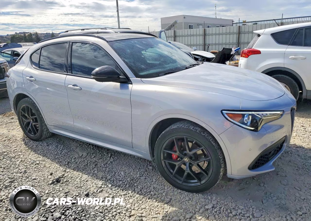 2021 Alfa Romeo Stelvio Ti VIN:ZASPAKBN0M7D18950 - 4