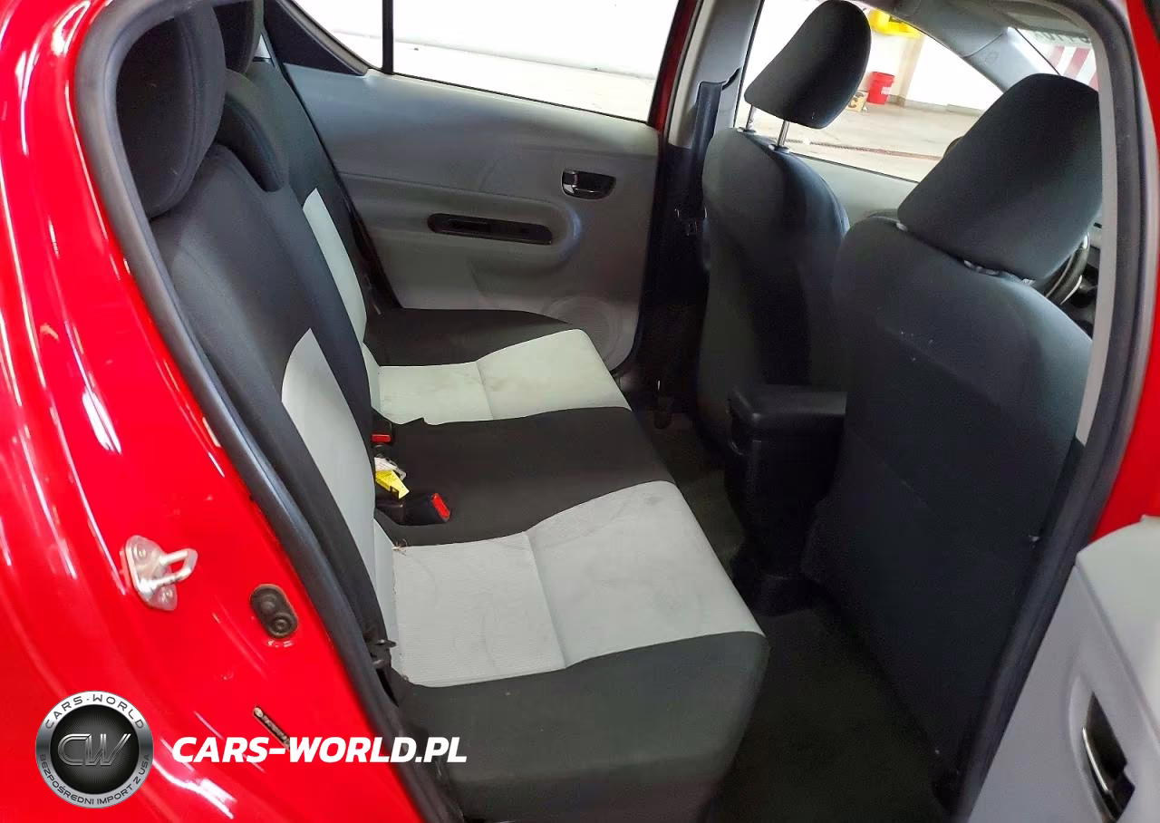 2013 Toyota Prius C Two VIN:JTDKDTB31D1545131 - 10