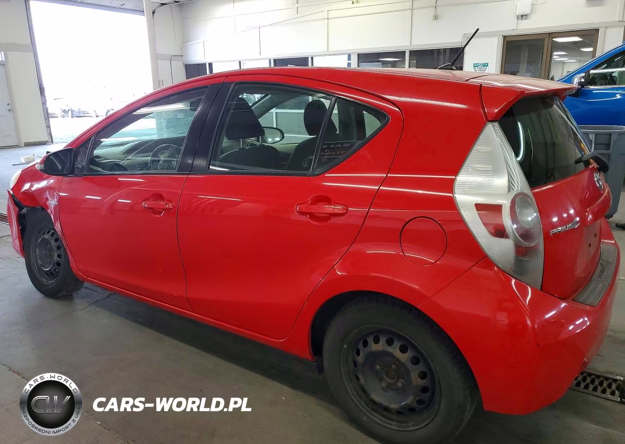 2013 Toyota Prius C Two VIN:JTDKDTB31D1545131 - 2