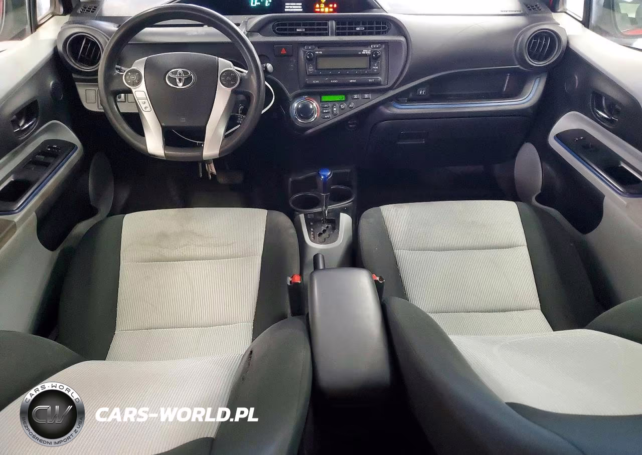2013 Toyota Prius C Two VIN:JTDKDTB31D1545131 - 8