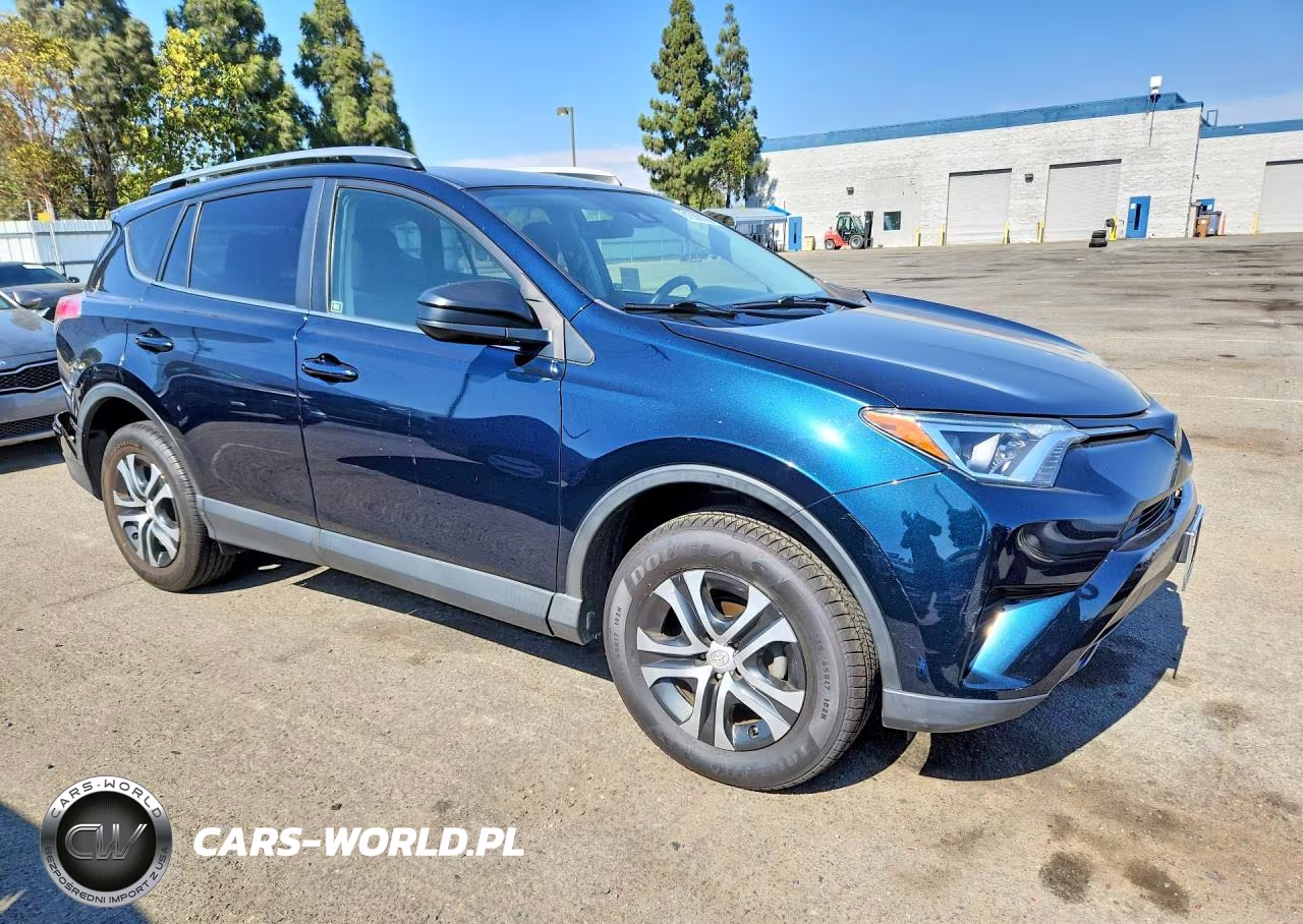 2017 Toyota Rav4 Le VIN:JTMZFREV4HJ710345 - 4