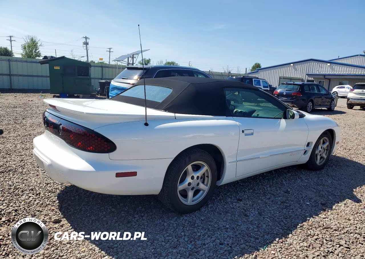 2002 Pontiac Firebird VIN:2G2FS32K222118111 - 3