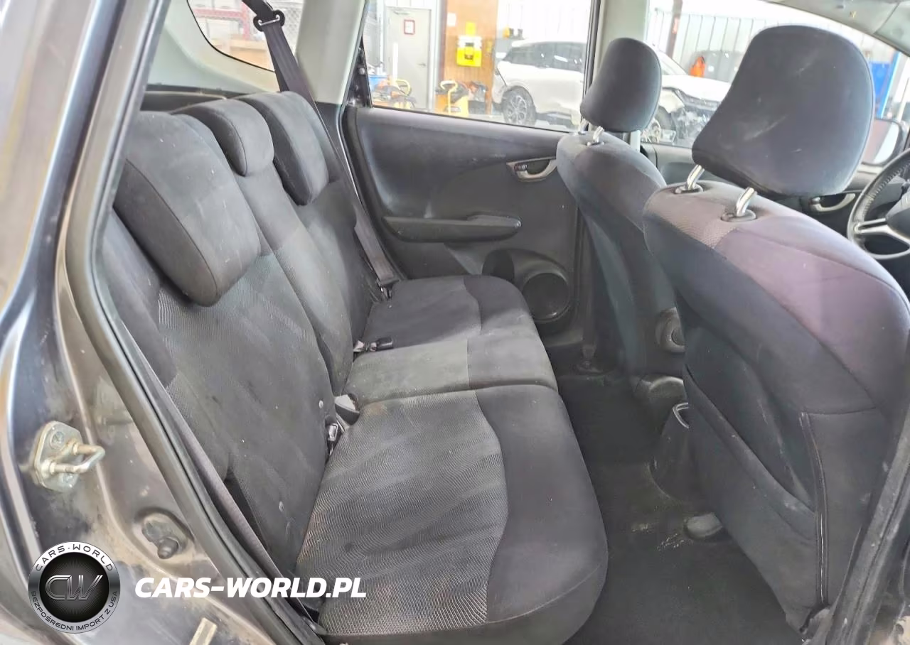 2011 Honda Fit Sport VIN:JHMGE8H56BC024897 - 10