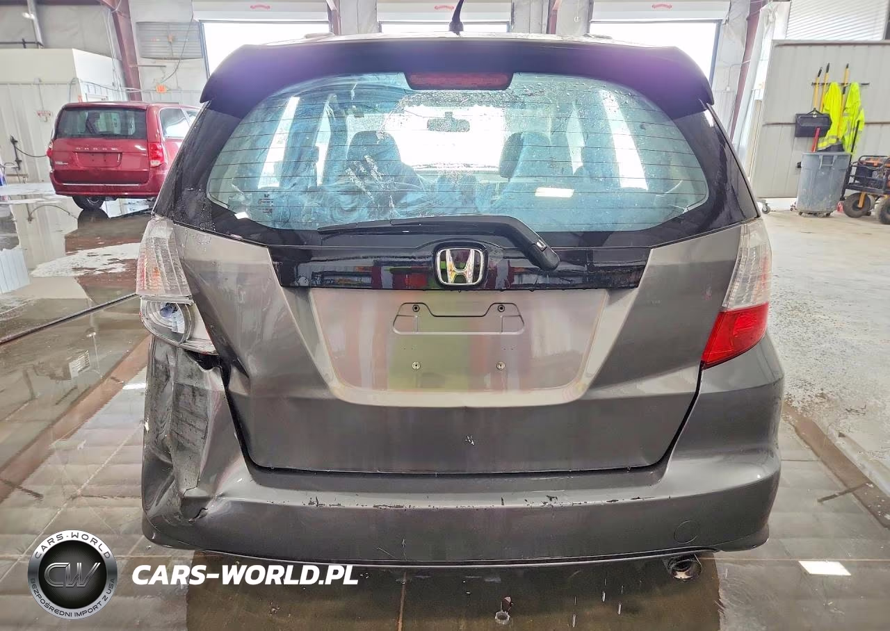 2011 Honda Fit Sport VIN:JHMGE8H56BC024897 - 6