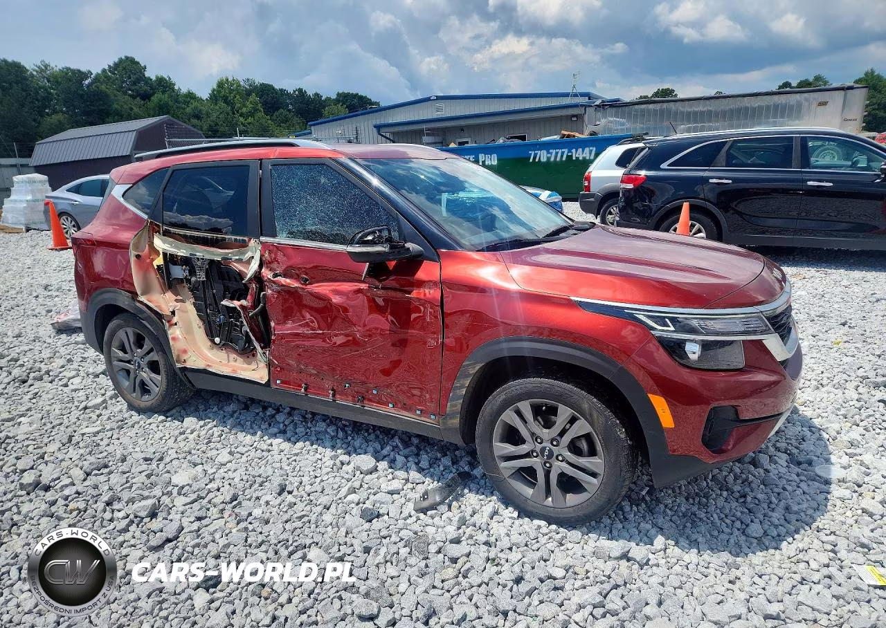 2023 Kia Seltos S VIN:KNDEU2AA3P7359857 - 4
