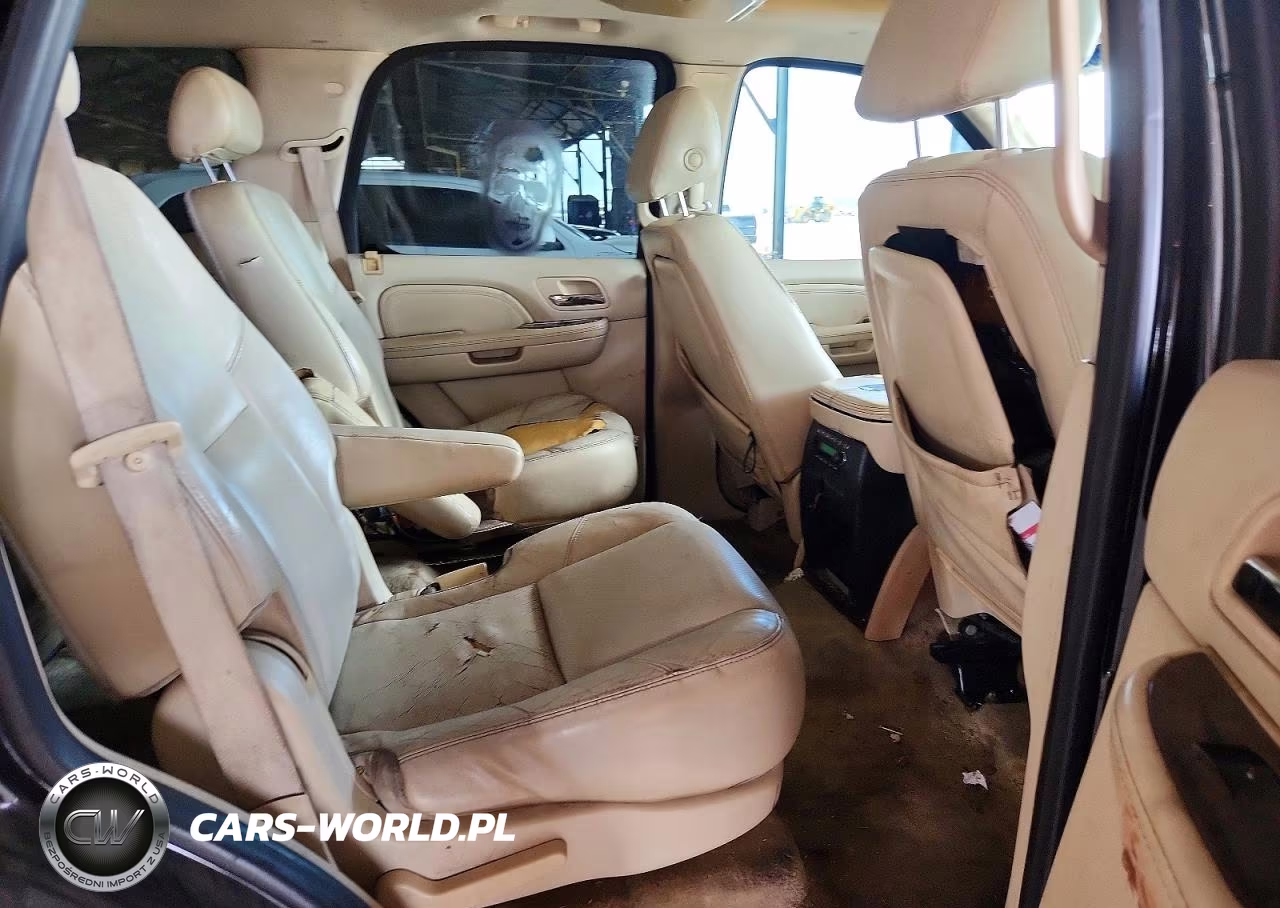 2008 Cadillac Escalade Luxury VIN:1GYFK638X8R220658 - 11