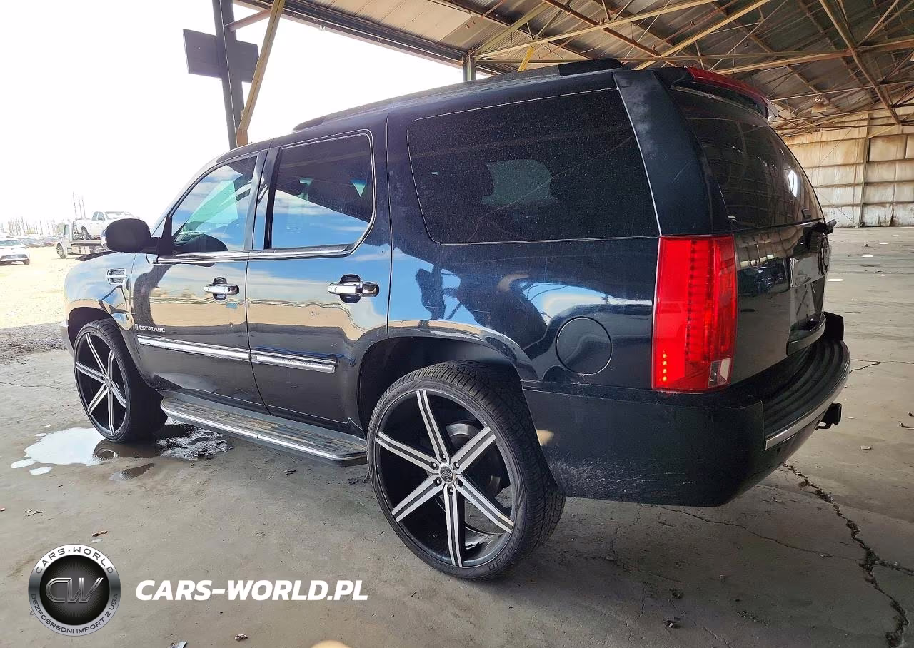 2008 Cadillac Escalade Luxury VIN:1GYFK638X8R220658 - 2