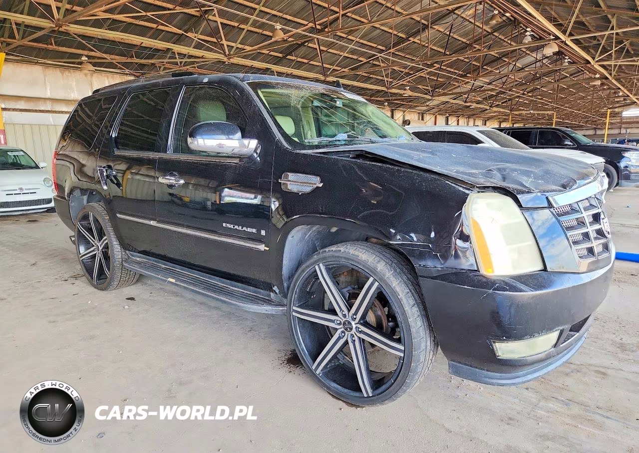 2008 Cadillac Escalade Luxury VIN:1GYFK638X8R220658 - 4