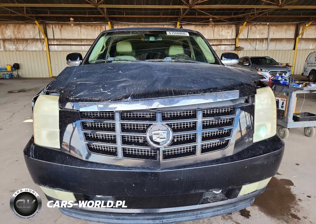 2008 Cadillac Escalade Luxury VIN:1GYFK638X8R220658 - 5