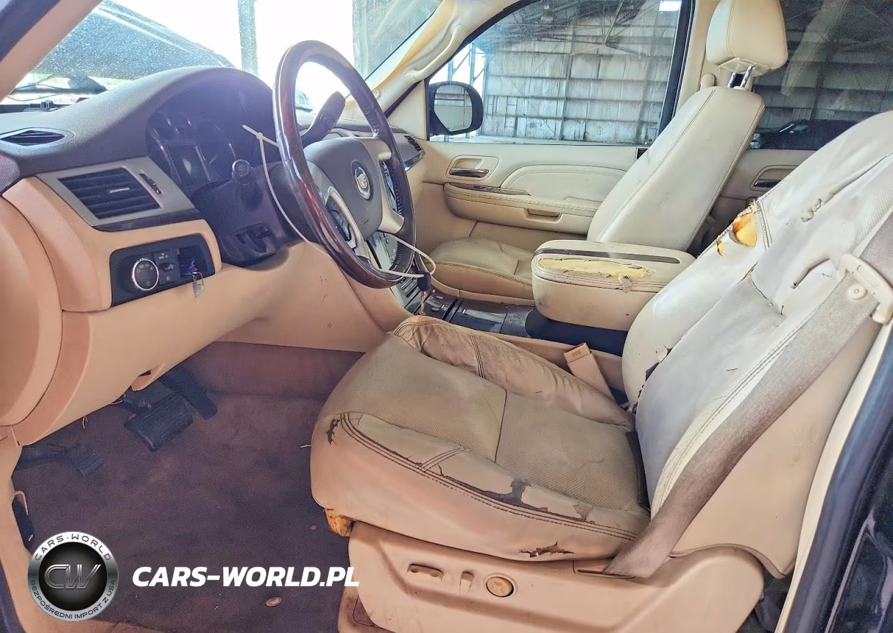 2008 Cadillac Escalade Luxury VIN:1GYFK638X8R220658 - 7