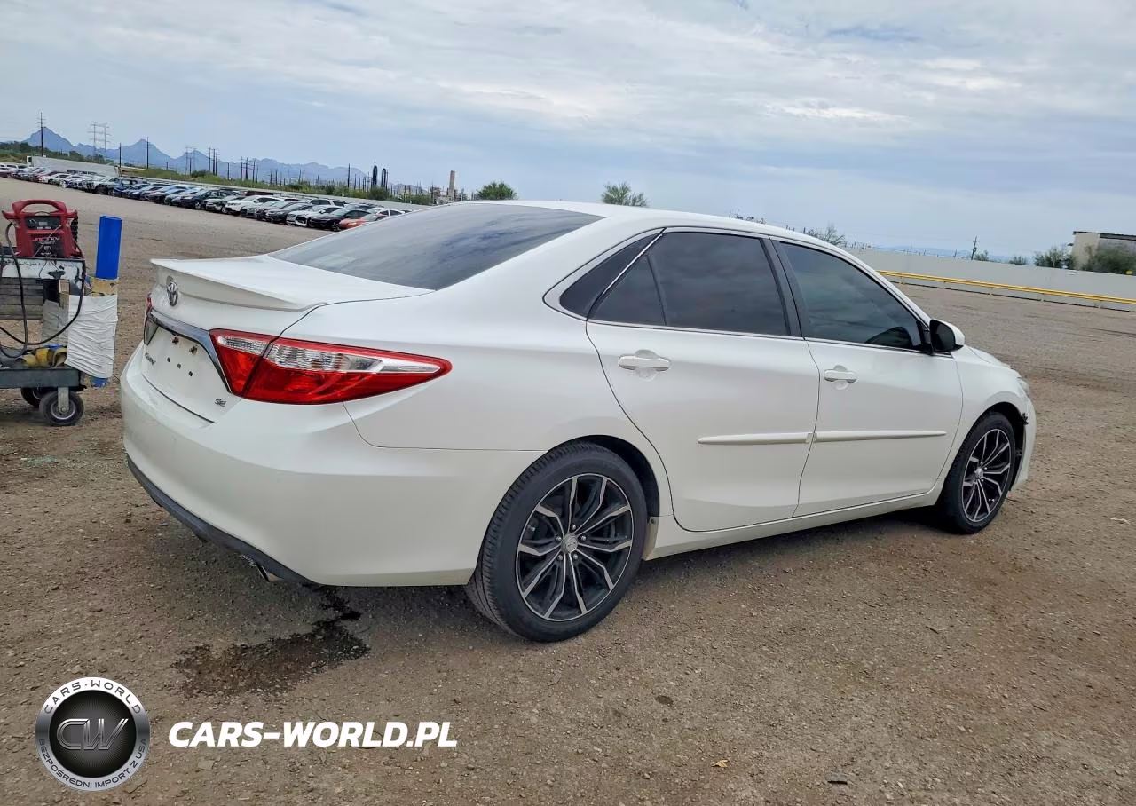 2017 Toyota Camry Se VIN:4T1BF1FK8HU392893 - 3