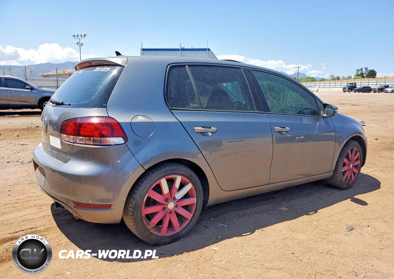2011 Volkswagen Golf VIN:WVWDM7AJ3BW035704 - 3