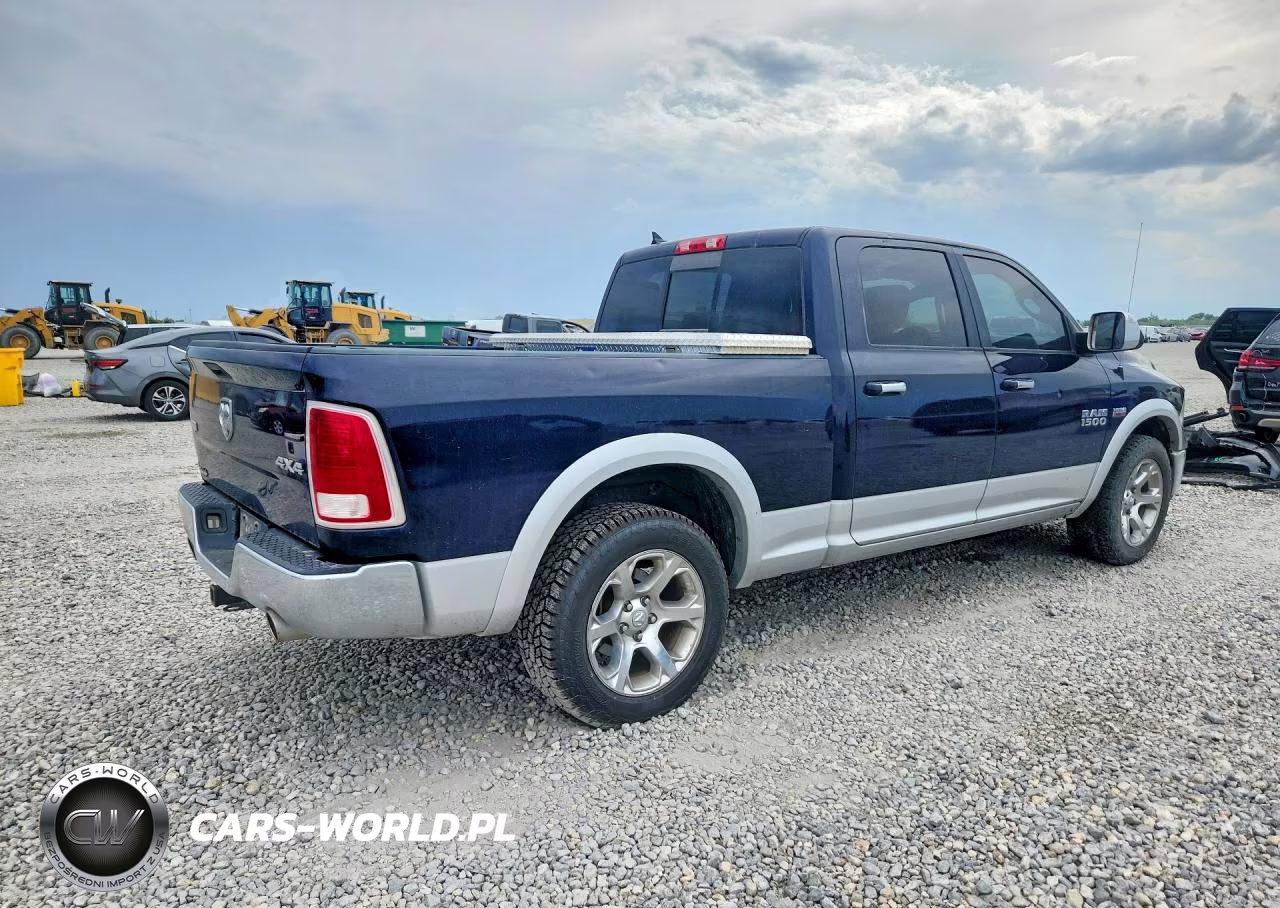 2017 Ram 1500 Laramie VIN:1C6RR7VT7HS799601 - 3