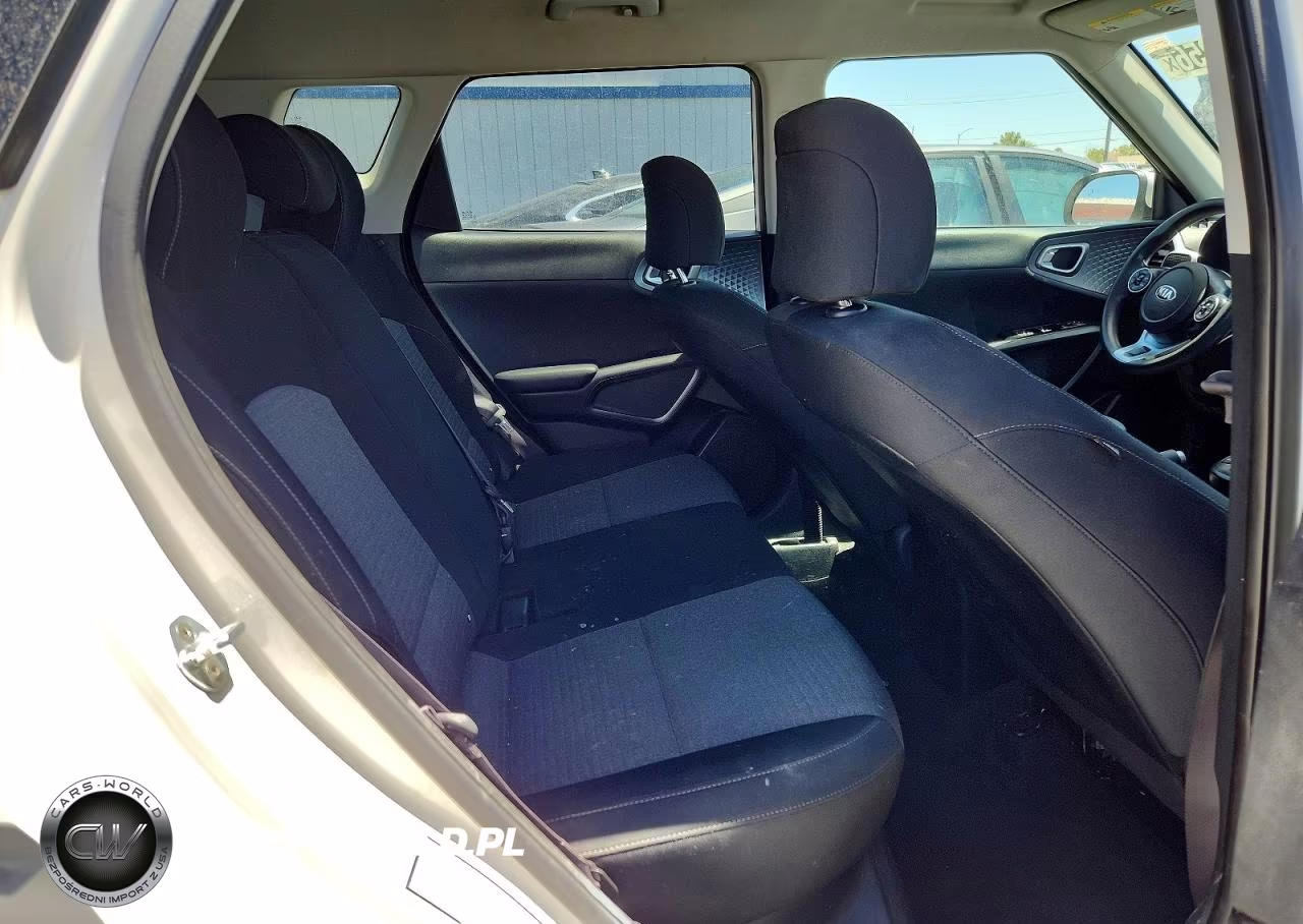 2020 Kia Soul S VIN:KNDJ23AU0L7058607 - 10