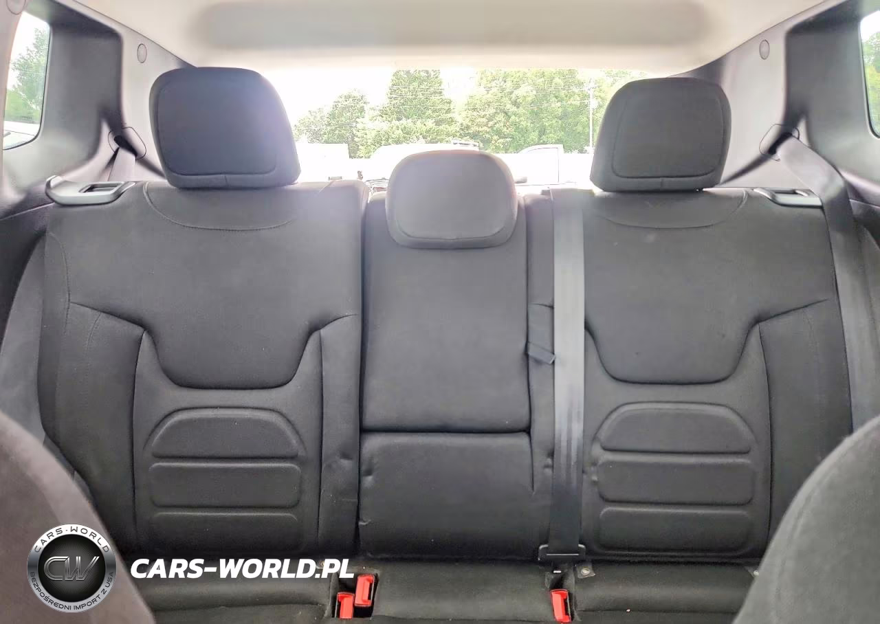 2018 Jeep Renegade Latitude VIN:ZACCJABB8JPJ16988 - 10