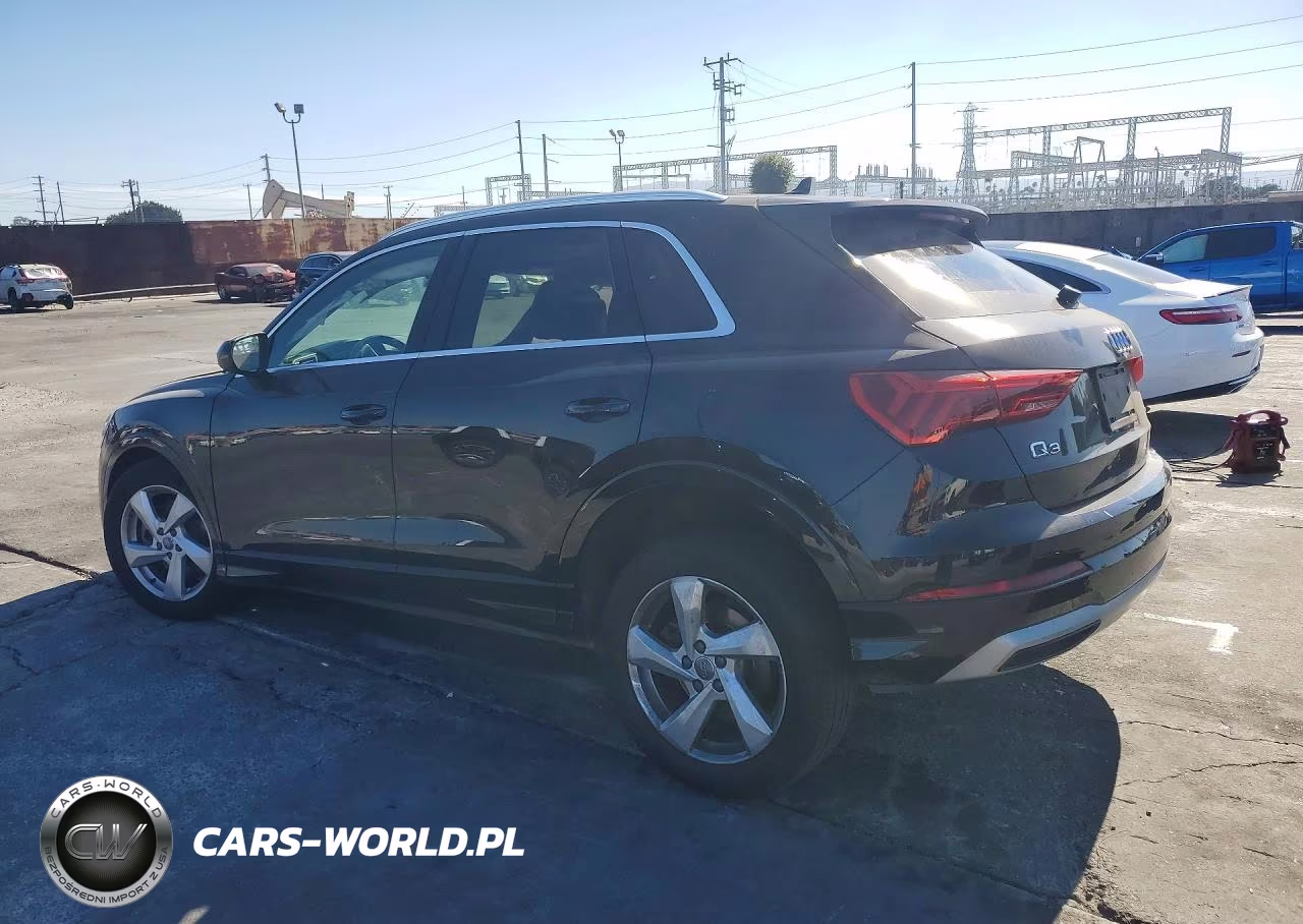 2020 Audi Q3 Premium VIN:WA1AECF39L1028607 - 2