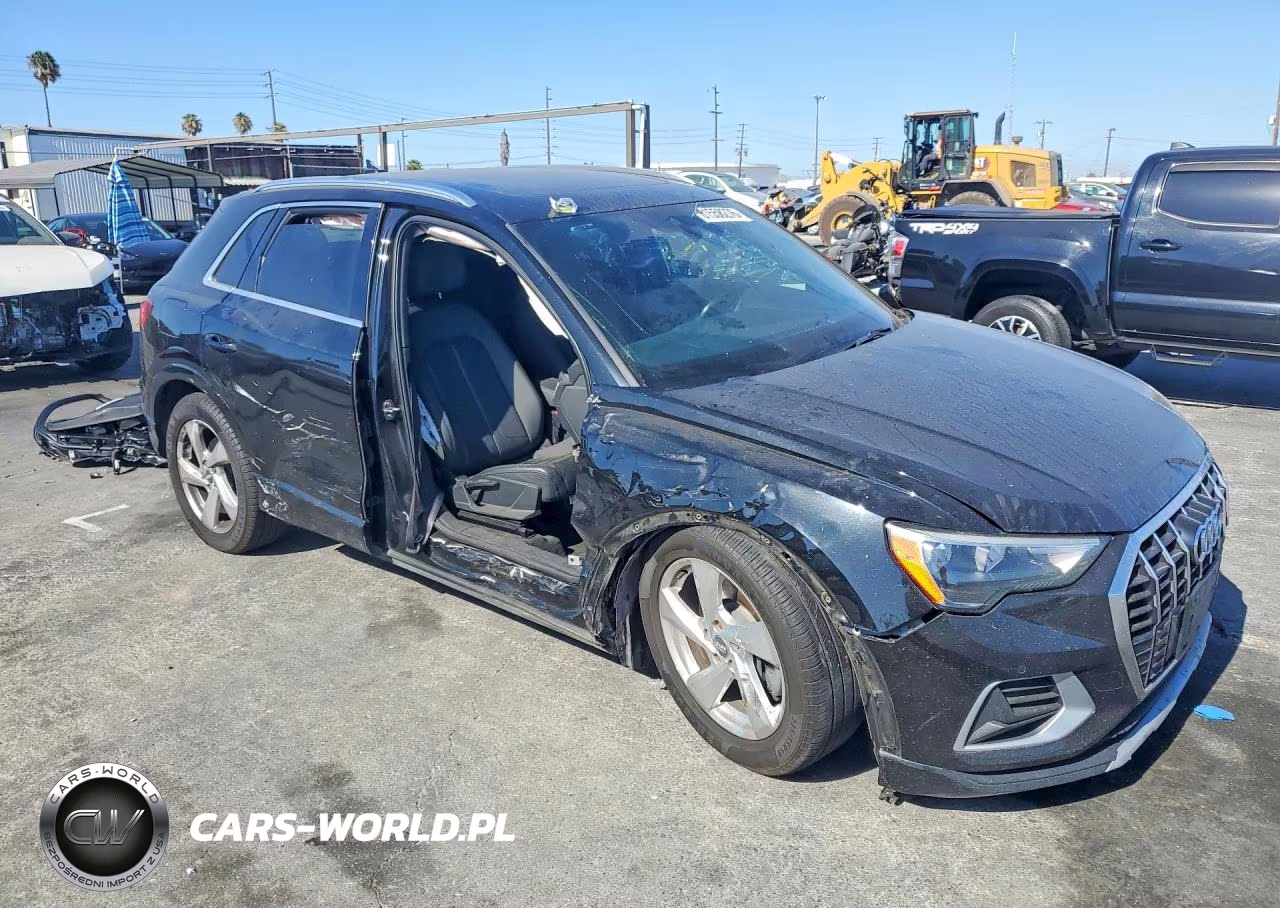 2020 Audi Q3 Premium VIN:WA1AECF39L1028607 - 4