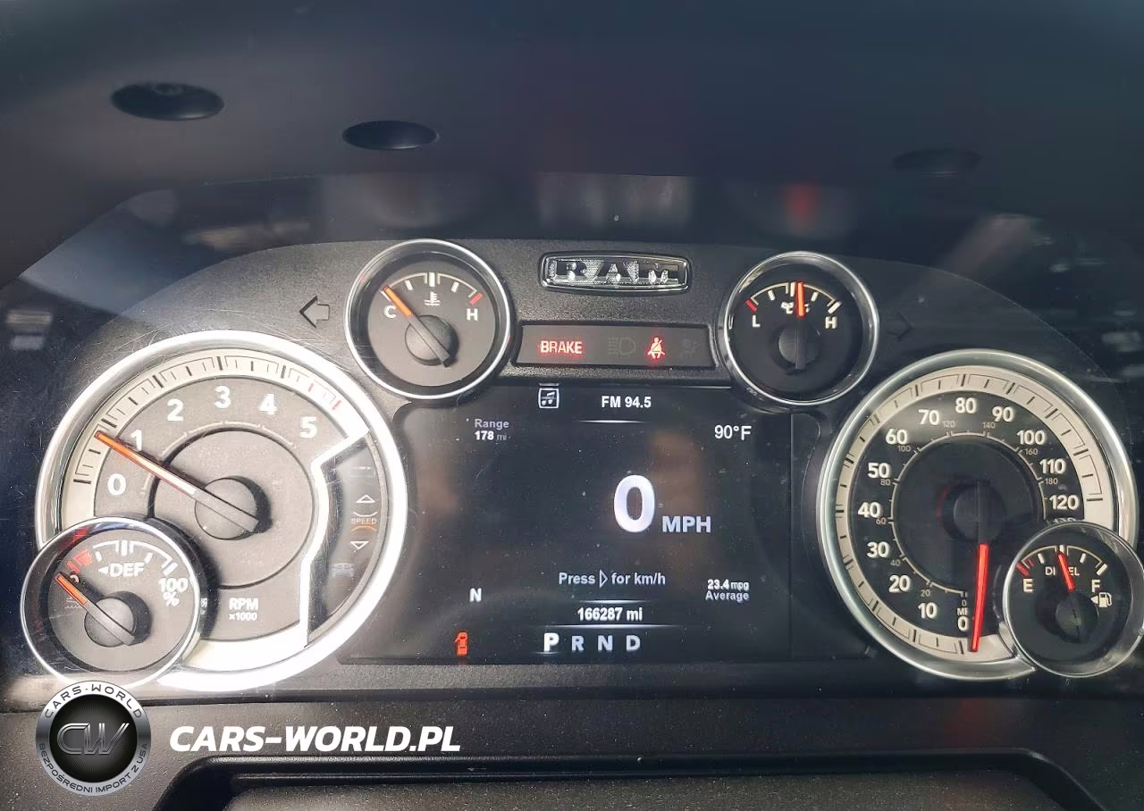 2015 Ram 1500 Laramie VIN:1C6RR6NM6FS577938 - 9